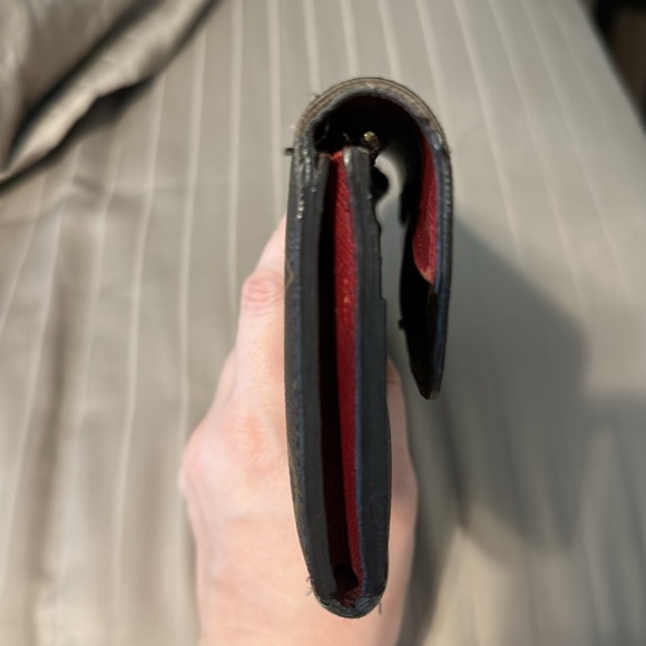 Authentic Louis Vuitton Monogram Emilee Wallet - Picture 3 of 10